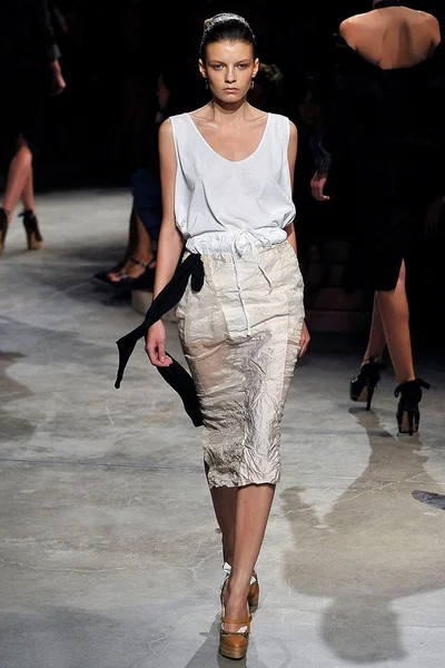 Look 8